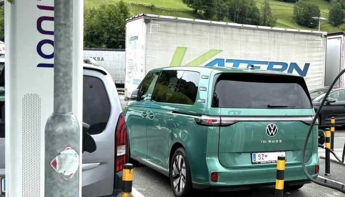 Ionity Ladestation -  Telefon - Innerschwand Am Mondsee