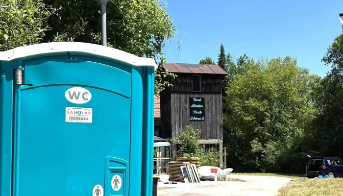 Sanserv Gmbh Anbieter Von Mobilen Toiletten - Leonding