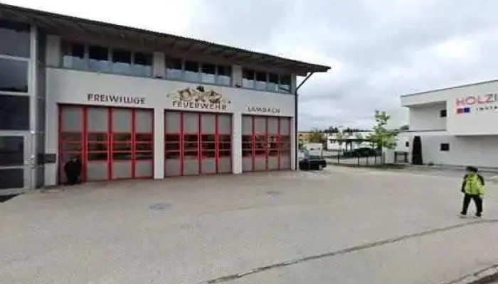 Shell Recharge Charging Station -  Street View 360deg Fotos - Lambach