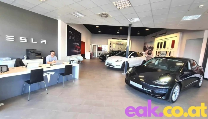 Tesla Center Graz Kalsdorf -  Innenansichten - Kalsdorf Bei Graz